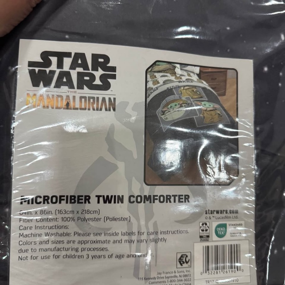 Disney Star Wars Mandalorian Green and Black Twin Comforter